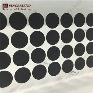 Koja je funkcija otvora za ventilaciju retrovizora u smanjenju odsjaja na ret...